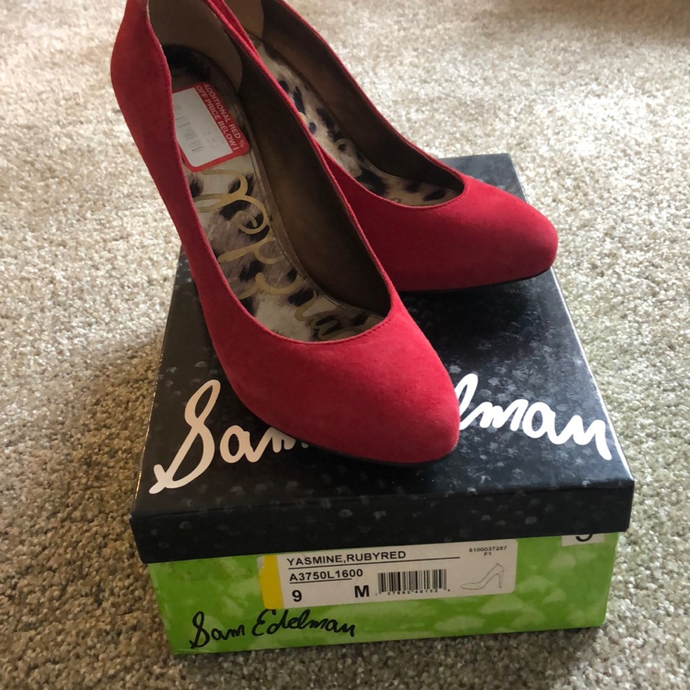 Brand New with Box Ruby Red Suede 👠